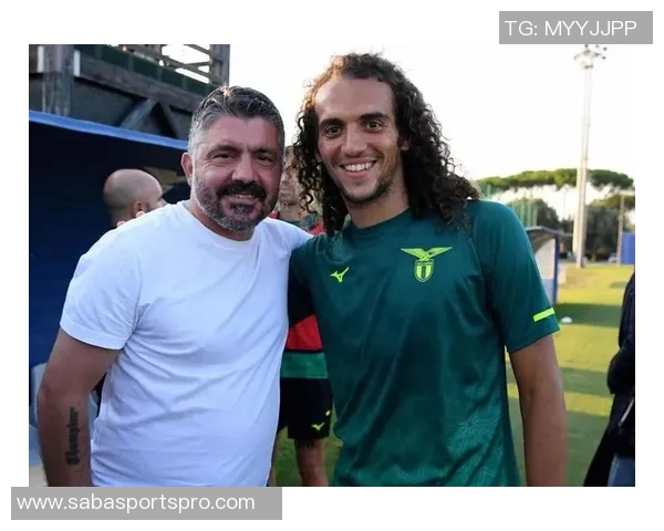 加图索与布冯亲临罗马比赛现场考察意大利球员表现 加图索与布冯亲临罗马比赛现场考察意大利球员表现