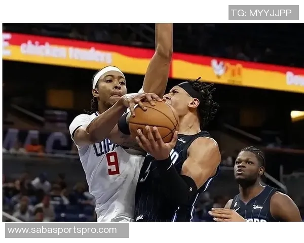 文班亚马轻松破解魔术技巧让观众惊叹不已真相竟如此简单 文班亚马轻松破解魔术技巧让观众惊叹不已真相竟如此简单